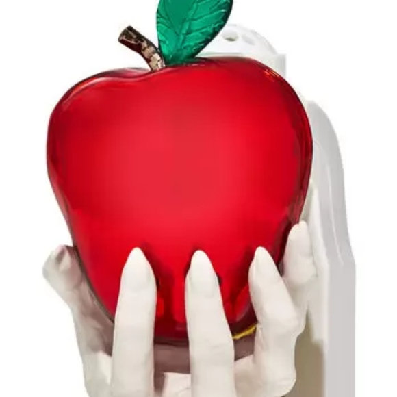 🍎 Poison Apple Wallflower Nightlight Bath & Body Works !🌙 - Picture 4 of 4